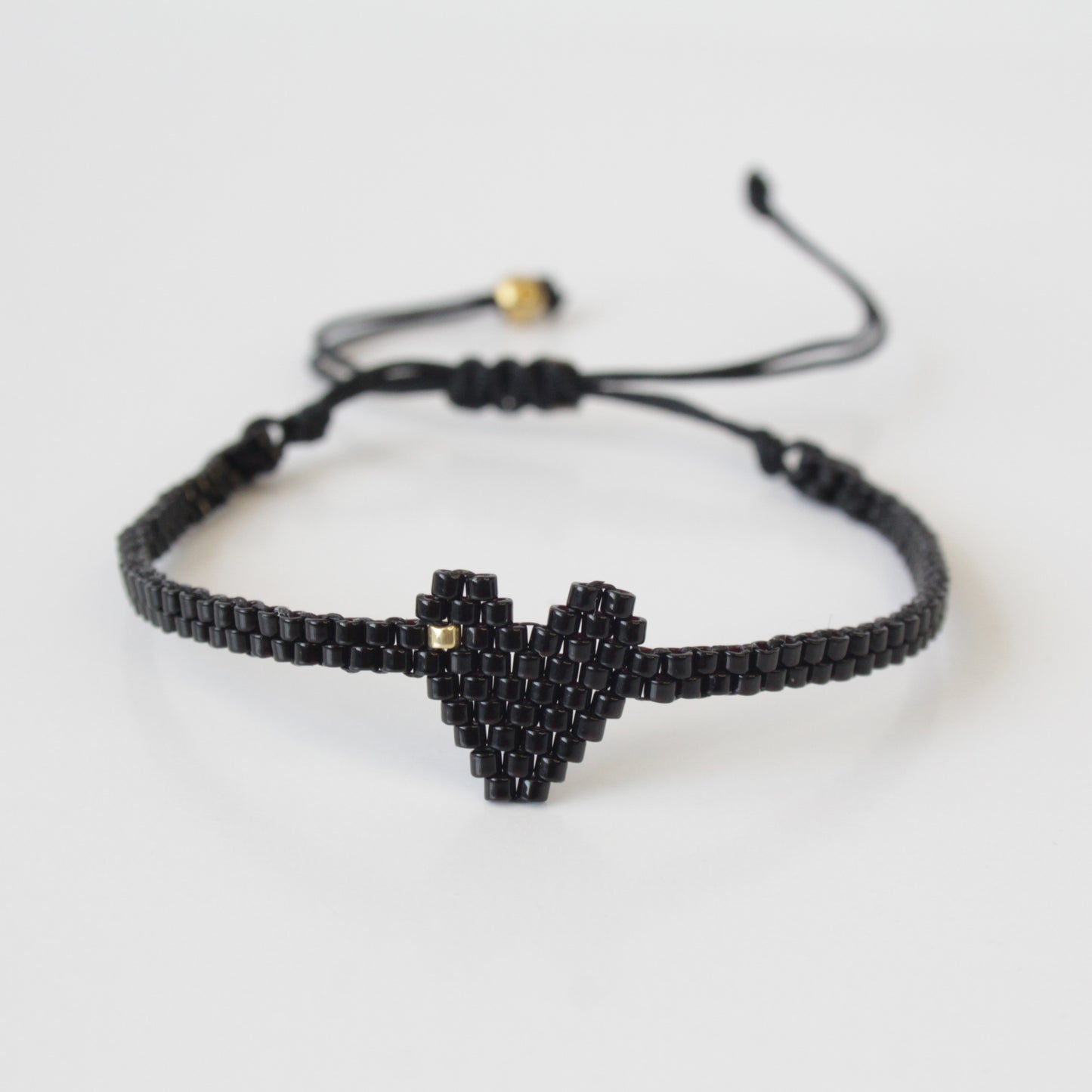 Single black heart bracelet