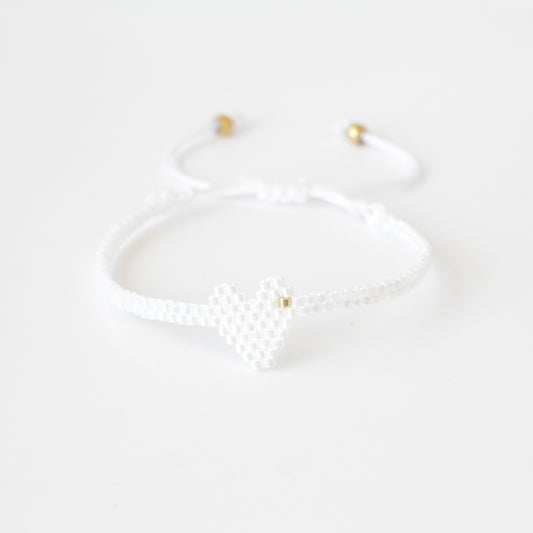 Single white heart bracelet